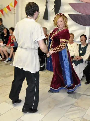24.Netradicny majovy special dance – fotografie 184