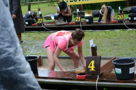 Mistrovství ČR a SR v rýžování zlata Zlaté Hory 2016 – fotografie 32