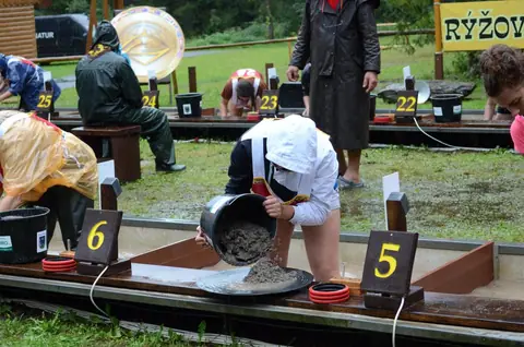 Mistrovství ČR a SR v rýžování zlata Zlaté Hory 2016 – fotografie 33