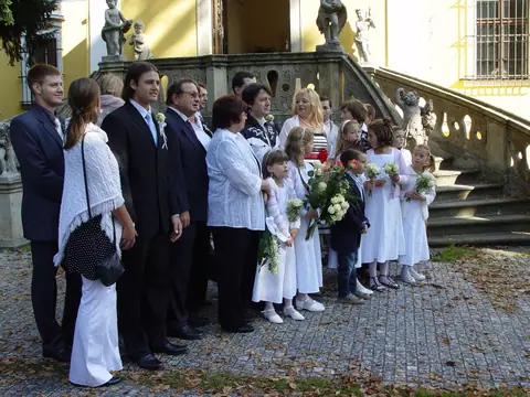 Svatba na zámečku – fotografie 59
